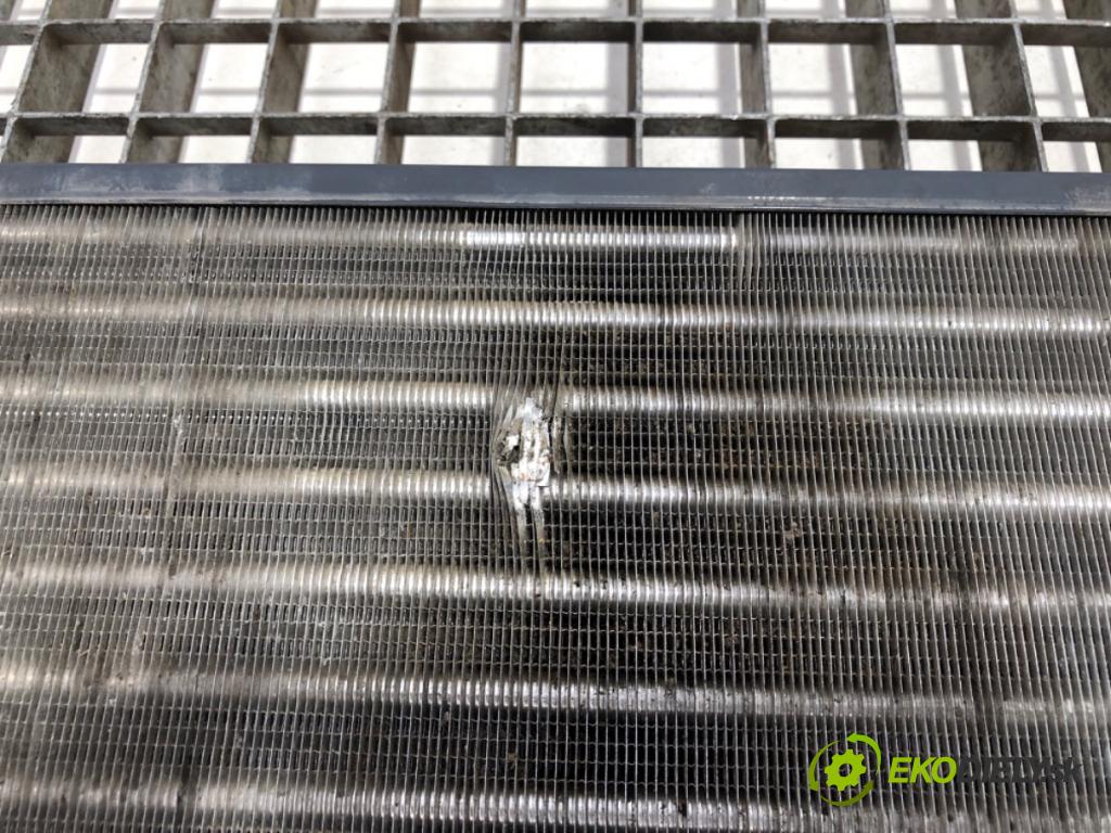 VW TRANSPORTER T4 Autobus 1997 57 kW 2.4 D Syncro 2370 chladič vody  (Vodní chladič)