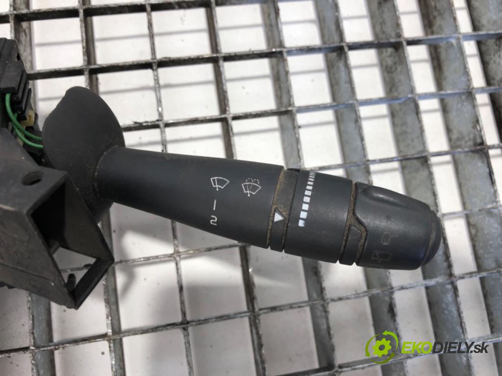 RENAULT MASTER II Skrzynia 2007 88 kW 2.5 dCi 2463 Prepínač kombinovaný 8200251704 (Prepínacie páčky pod volantom)