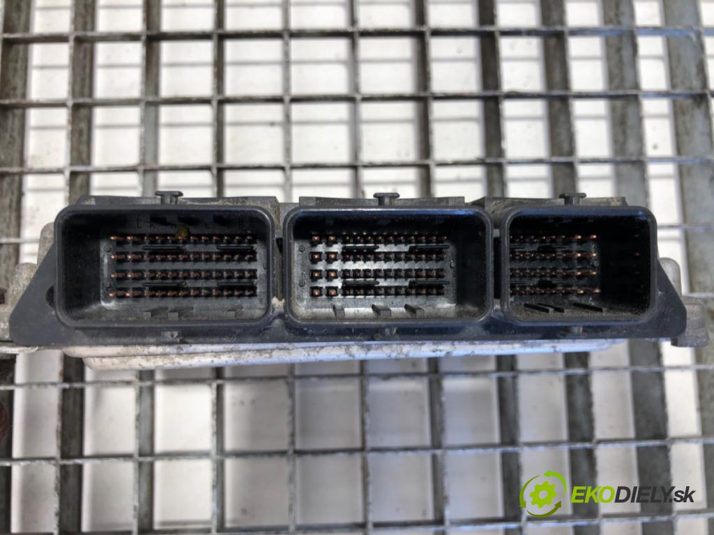 RENAULT MASTER II Skrzynia 2007 88 kW 2.5 dCi 2463 riadiaca jednotka Motor 8200695639 (Riadiaca jednotka)