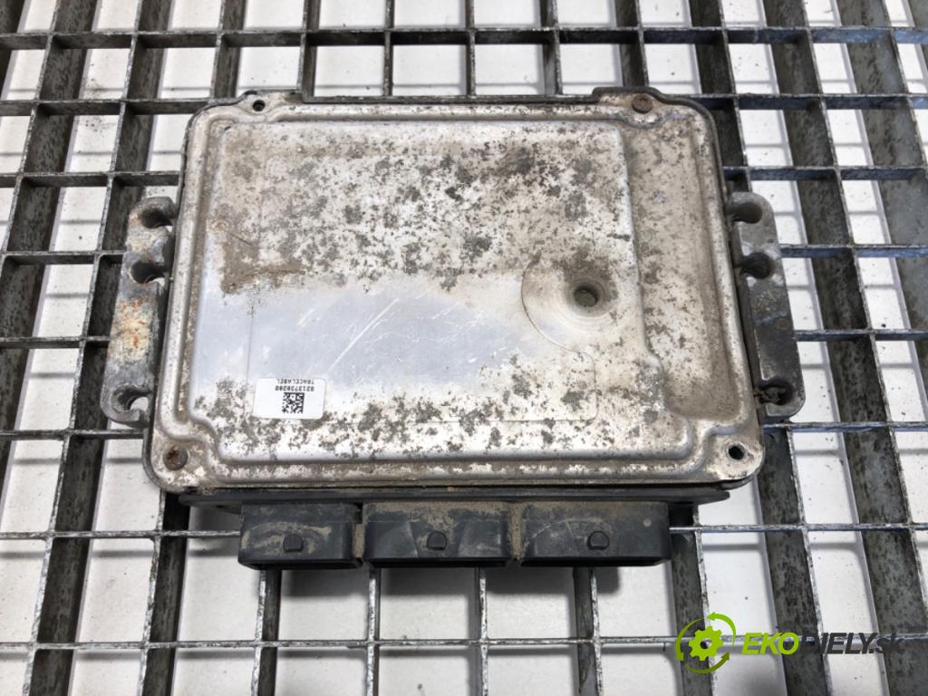 RENAULT MASTER II Skrzynia 2007 88 kW 2.5 dCi 2463 riadiaca jednotka Motor 8200695639 (Riadiaca jednotka)