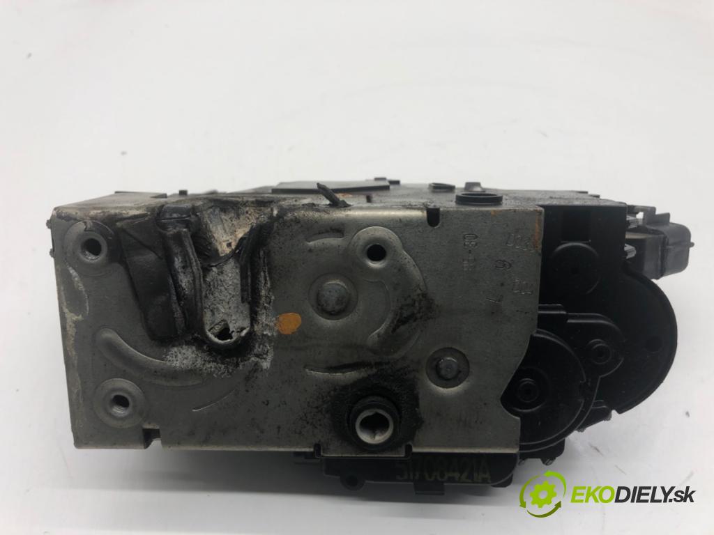 FIAT CROMA Kombi 2006 147 kW 2.4 D Multijet 2387 zámok dveře levý přední část 51708421A