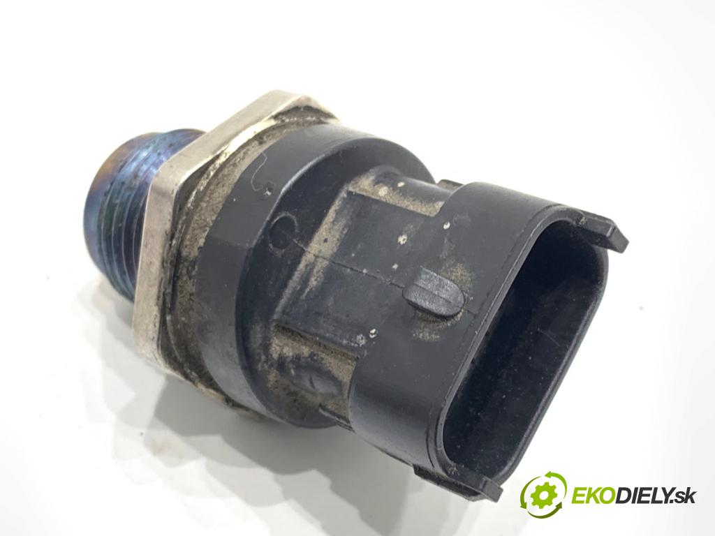 FIAT CROMA Kombi 2006 147 kW 2.4 D Multijet 2387 Snímač tlaku paliva 0281002706 (Snímač)