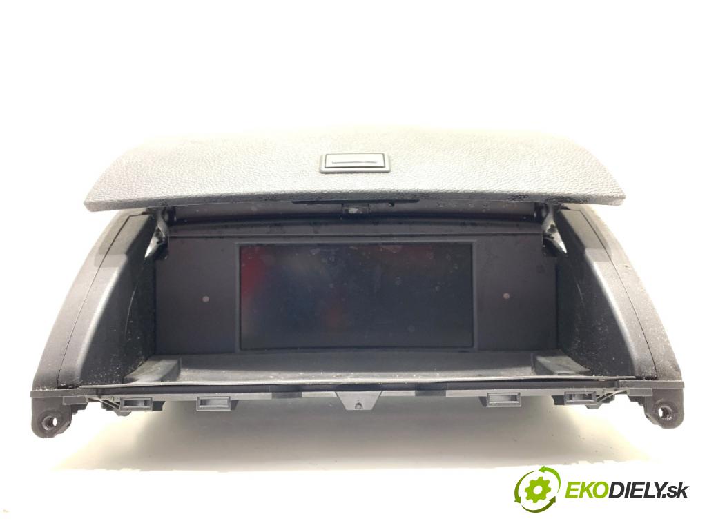 MERCEDES-BENZ W204 sedan 2007 135 kW C 200 Kompressor (204.041) 1796 Dislpej A2046800031 (Prístrojová doska)