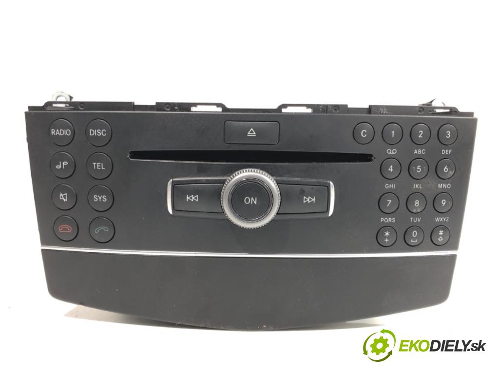 MERCEDES-BENZ W204 sedan 2007 135 kW C 200 Kompressor (204.041) 1796 RADIO A2049008605 (Audio zariadenie)