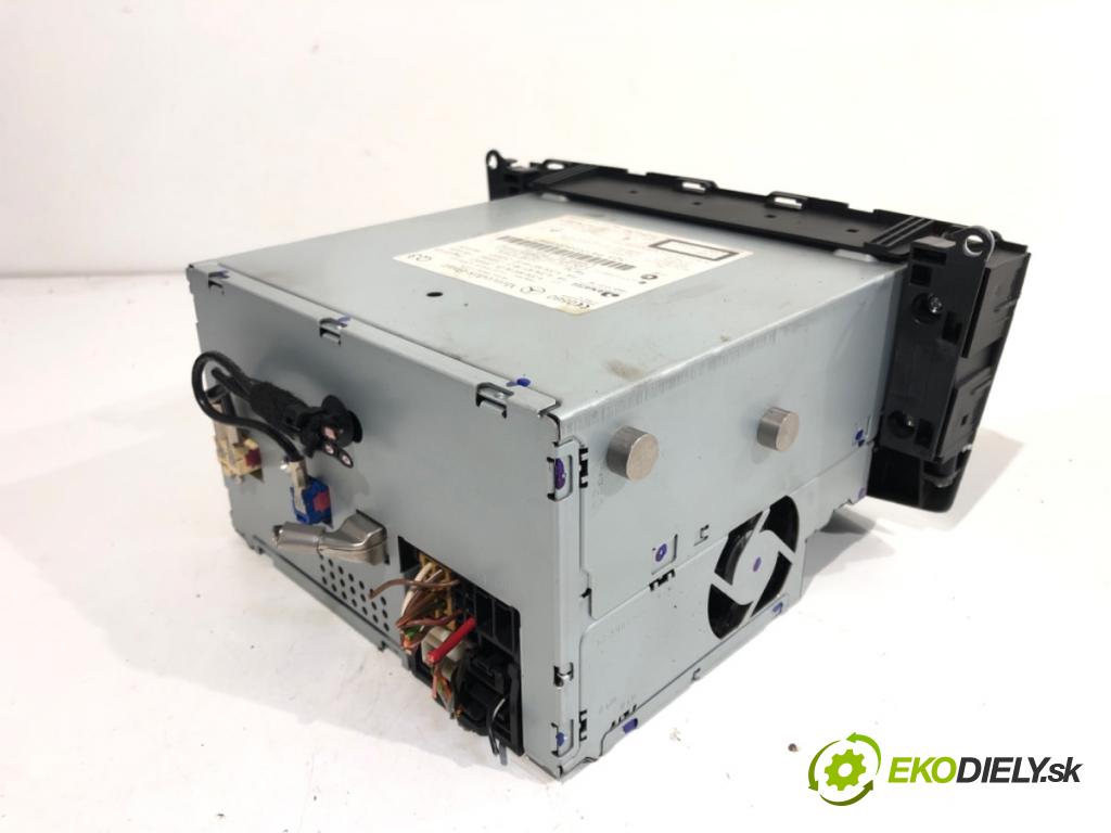 MERCEDES-BENZ W204 sedan 2007 135 kW C 200 Kompressor (204.041) 1796 RADIO A2049008605 (Audio zariadenie)