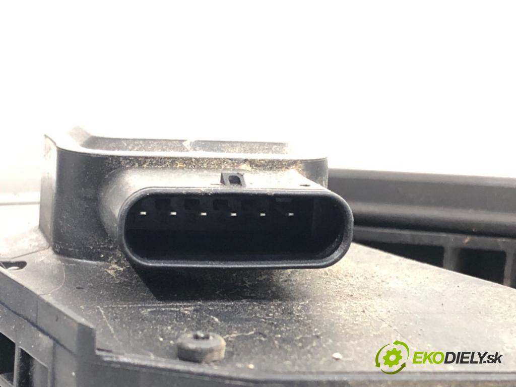 MERCEDES-BENZ W204 sedan 2007 135 kW C 200 Kompressor (204.041) 1796 Potenciometer plynu A2043000004 (Potenciometer plynového pedálu)