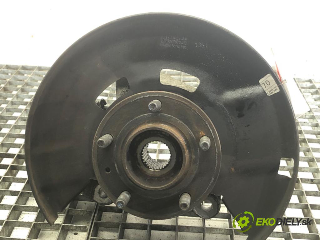 OPEL ASTRA J liftback 2011 92 kW 1.7 CDTI (68) 1686 náboj levý přední část 
