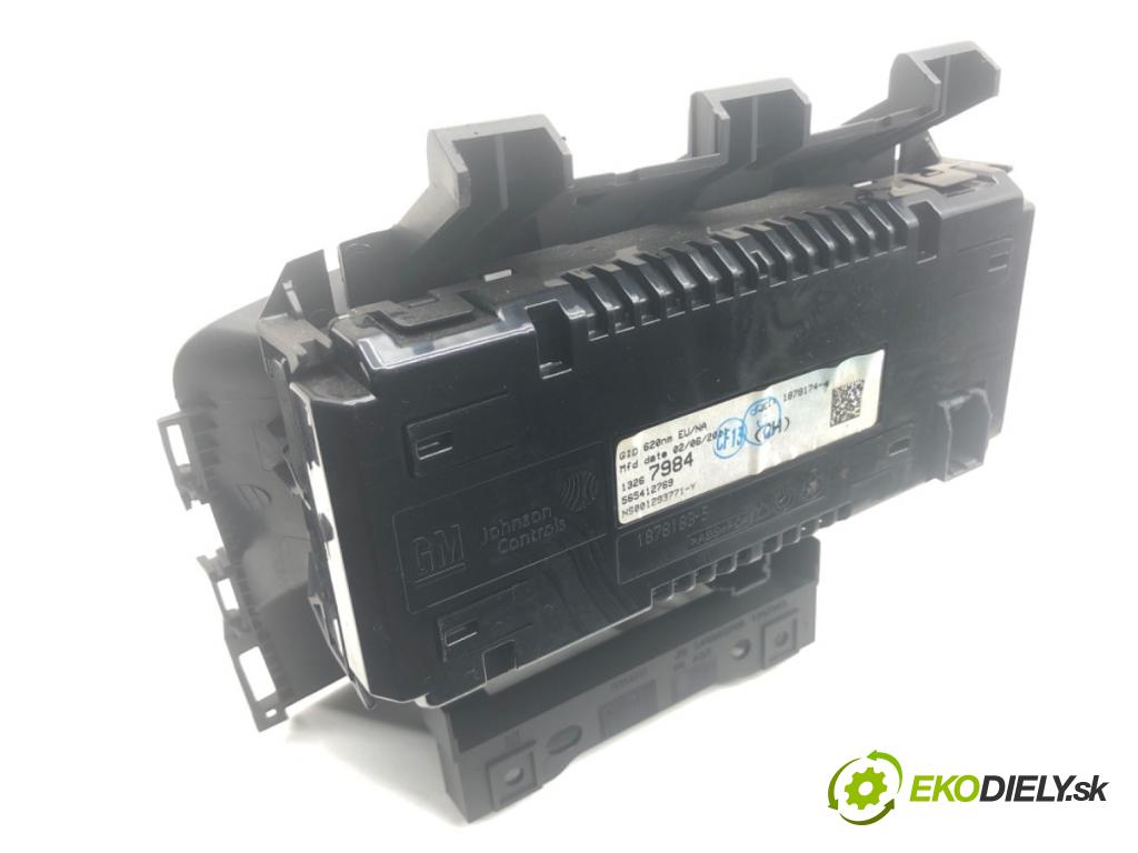 OPEL ASTRA J liftback 2011 92 kW 1.7 CDTI (68) 1686 Dislpej 13267984 (Prístrojová doska)