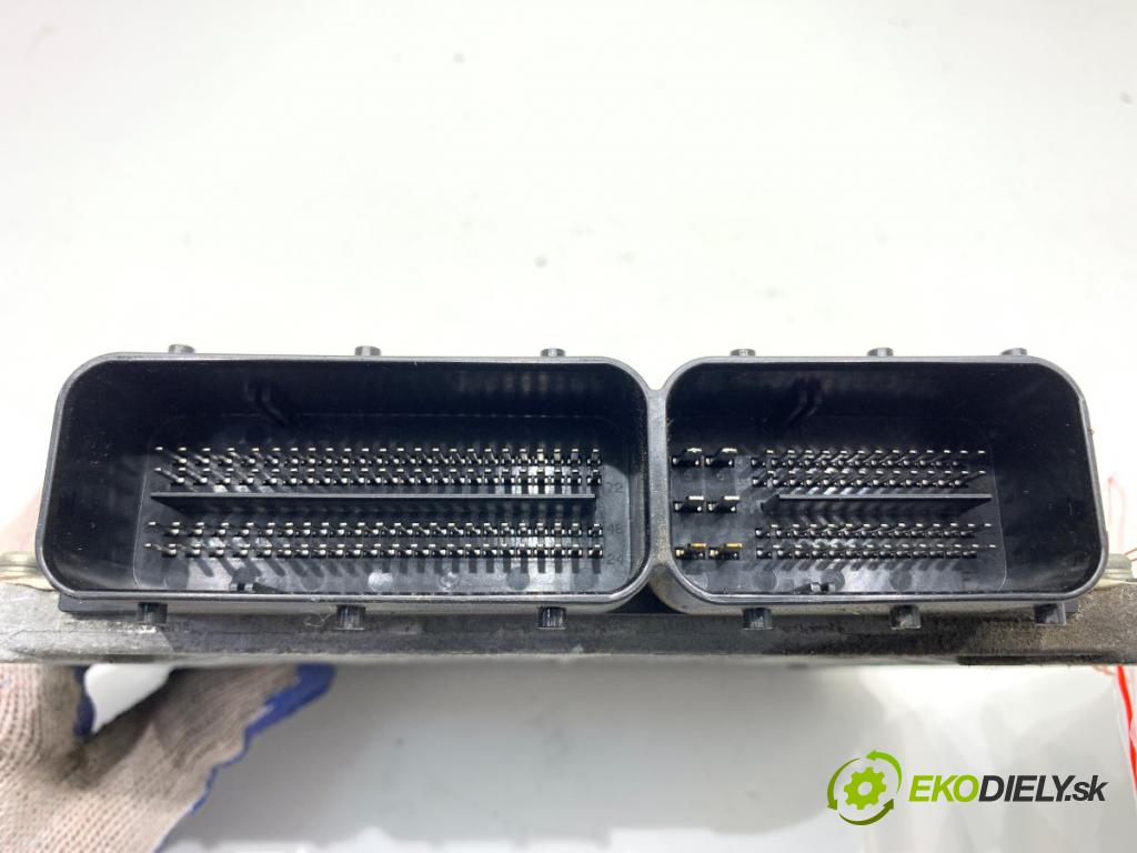 OPEL ASTRA J liftback 2011 92 kW 1.7 CDTI (68) 1686 riadiaca jednotka Motor 55579893 (Riadiaca jednotka)