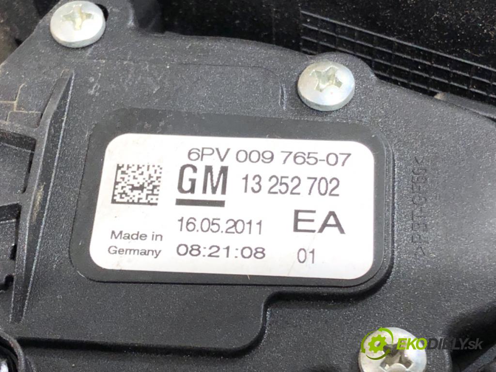 OPEL ASTRA J liftback 2011 92 kW 1.7 CDTI (68) 1686 PEDÁL: manuálne 13252702 (Potenciometer plynového pedálu)