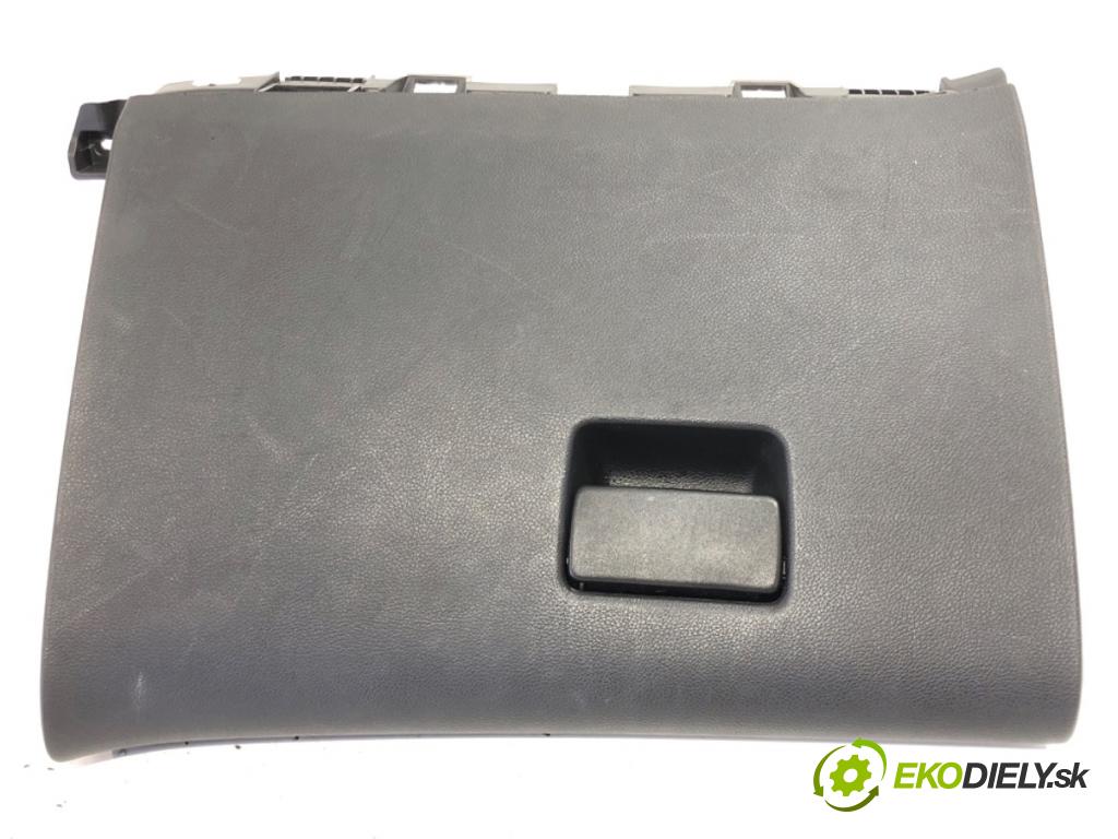 OPEL ASTRA J liftback 2011 92 kW 1.7 CDTI (68) 1686 Priehradka, kastlík spolujazdca  (Priehradka (kastlík))