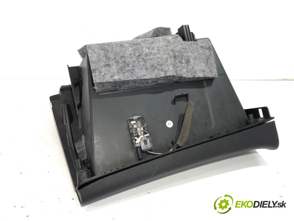 OPEL ASTRA J liftback 2011 92 kW 1.7 CDTI (68) 1686 Priehradka, kastlík spolujazdca  (Priehradka (kastlík))