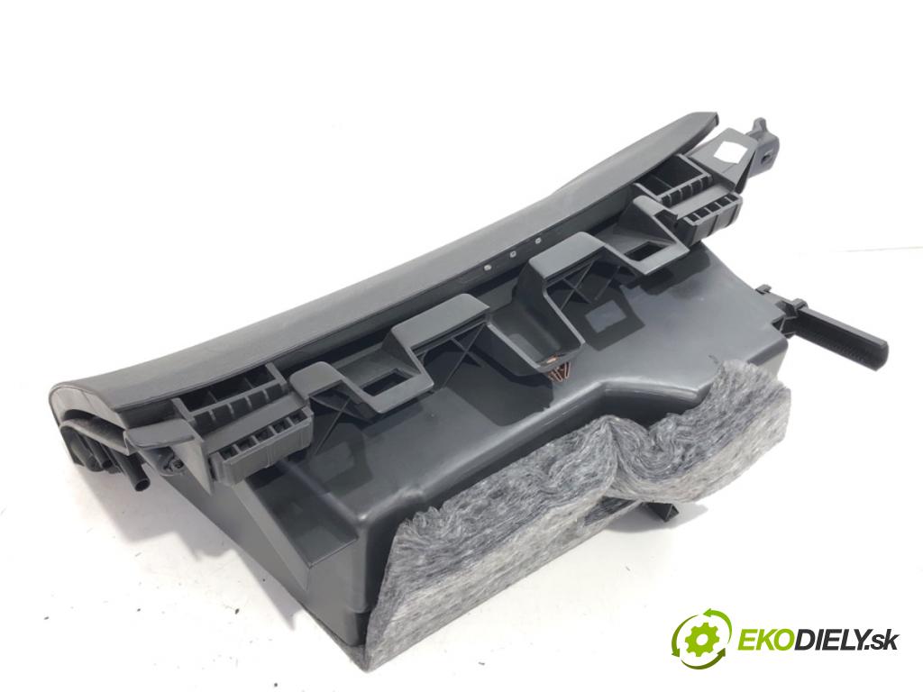 OPEL ASTRA J liftback 2011 92 kW 1.7 CDTI (68) 1686 Priehradka, kastlík spolujazdca  (Priehradka (kastlík))