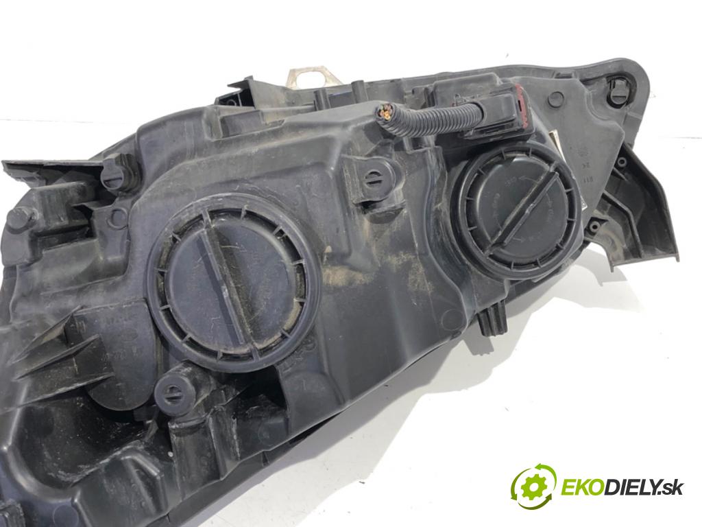 OPEL ASTRA J liftback 2011 92 kW 1.7 CDTI (68) 1686 světlomet pravý přední část XENON 13253651