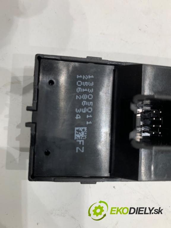 OPEL ASTRA J liftback 2011 92 kW 1.7 CDTI (68) 1686 Prepínač okien 13305011 (Prepínacie páčky pod volantom)