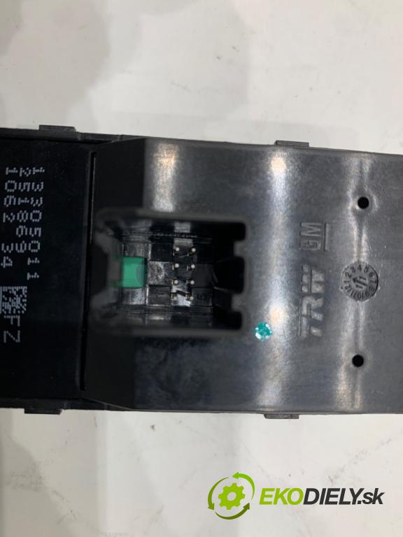 OPEL ASTRA J liftback 2011 92 kW 1.7 CDTI (68) 1686 Prepínač okien 13305011 (Prepínacie páčky pod volantom)