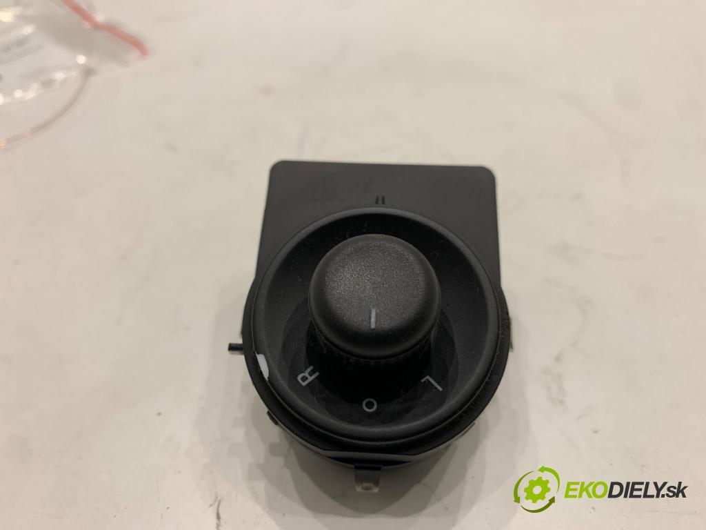 OPEL ASTRA J liftback 2011 92 kW 1.7 CDTI (68) 1686 Prepínač nastavenia spätných zrkadiel  (Prepínacie páčky pod volantom)