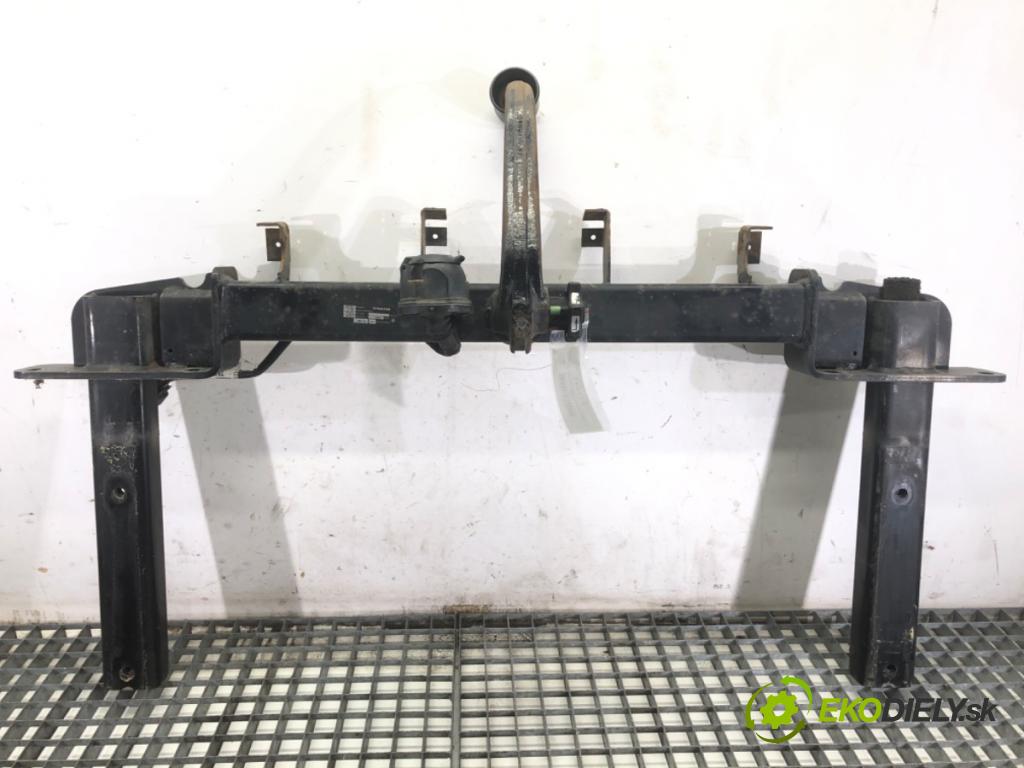 OPEL ASTRA J liftback 2011 92 kW 1.7 CDTI (68) 1686 Hák tažné zařízení  (Tažné zařízení)