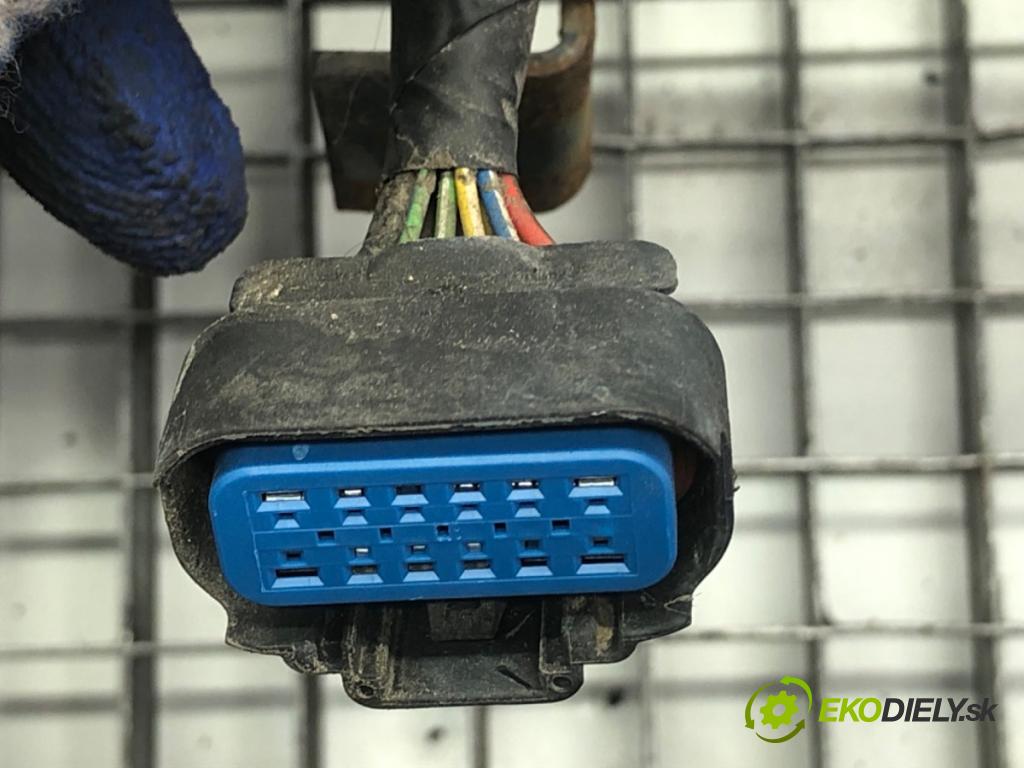 OPEL ASTRA J liftback 2011 92 kW 1.7 CDTI (68) 1686 Hák ťažné zariadenie  (Ťažné zariadenie)