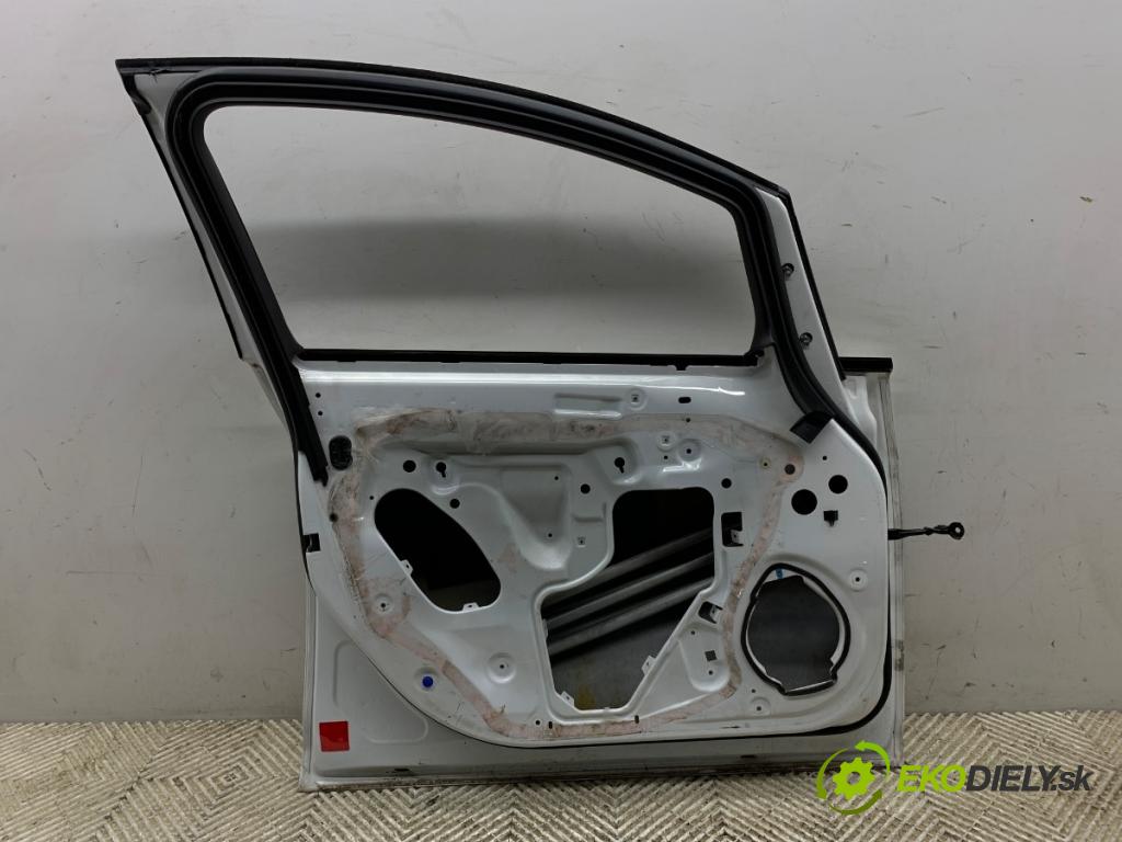 OPEL ASTRA J liftback 2011 92 kW 1.7 CDTI (68) 1686 dveře levý přední část