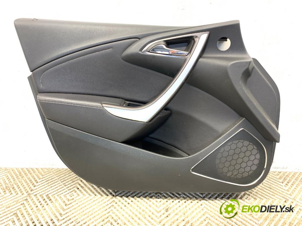 OPEL ASTRA J liftback 2011 92 kW 1.7 CDTI (68) 1686 čalúnenie Dvere ľavy predný 13321403