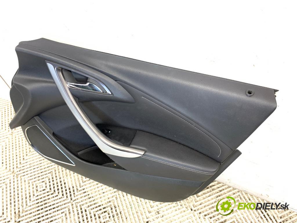 OPEL ASTRA J liftback 2011 92 kW 1.7 CDTI (68) 1686 čalúnenie Dvere pravy predný 13321404