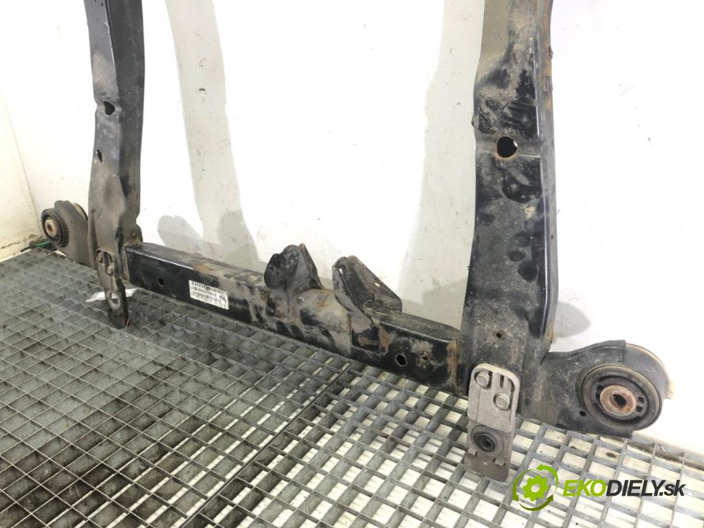 OPEL ASTRA J liftback 2011 92 kW 1.7 CDTI (68) 1686 výztuha pod motor 13327078 (Přední výztuha)