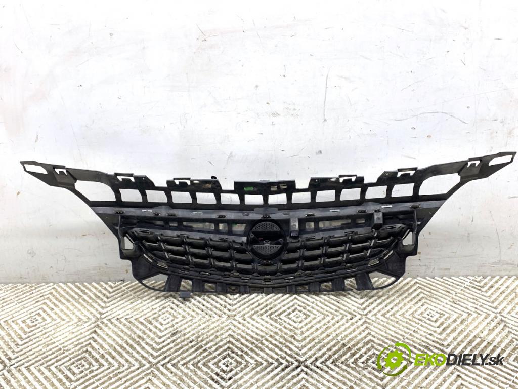 OPEL ASTRA J liftback 2011 92 kW 1.7 CDTI (68) 1686 mřížka maska 13266577 (Přední mřížka (maska chladiče))