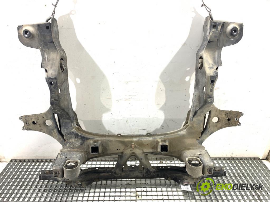 MERCEDES-BENZ W169 liftback 2007 70 kW A 150 (169.031, 169.331) 1498 výztuha pod motor  (Přední výztuha)