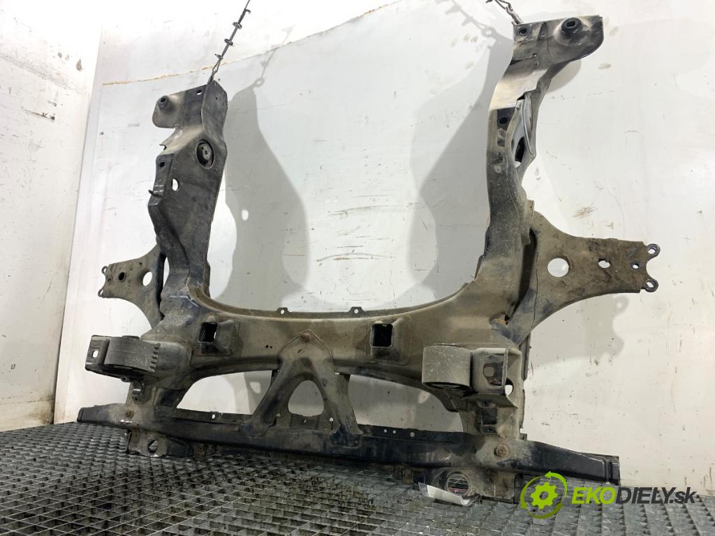 MERCEDES-BENZ W169 liftback 2007 70 kW A 150 (169.031, 169.331) 1498 výztuha pod motor  (Přední výztuha)