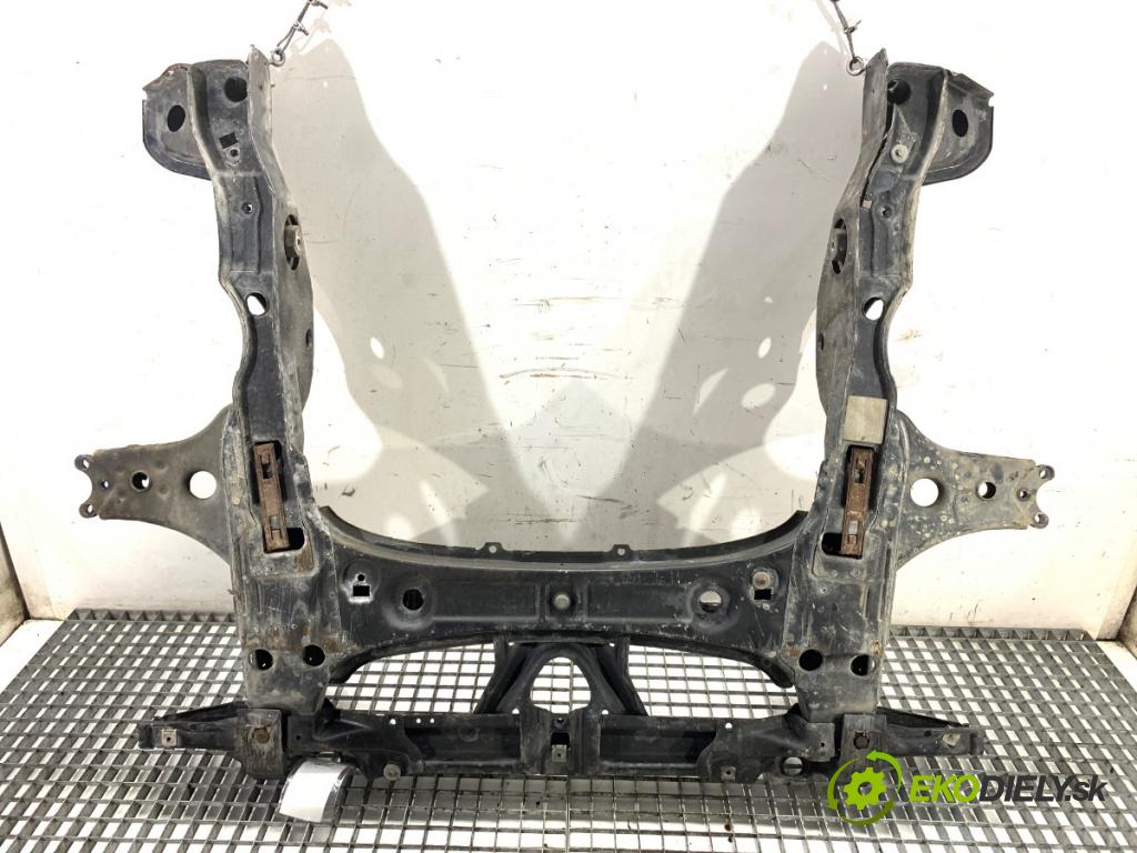 MERCEDES-BENZ W169 liftback 2007 70 kW A 150 (169.031, 169.331) 1498 výztuha pod motor  (Přední výztuha)