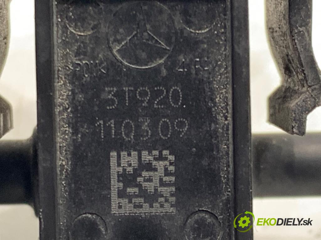 MERCEDES-BENZ W212 sedan 2009 215 kW E 350 CGI (212.057) 3498 ostřikovače ostřikovačů 3T920