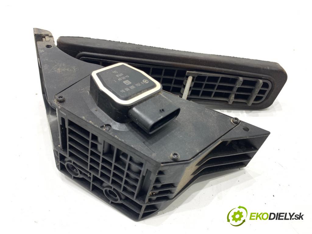 MERCEDES-BENZ W212 sedan 2009 215 kW E 350 CGI (212.057) 3498 Potenciometer plynu 2043000004 (Potenciometer plynového pedálu)