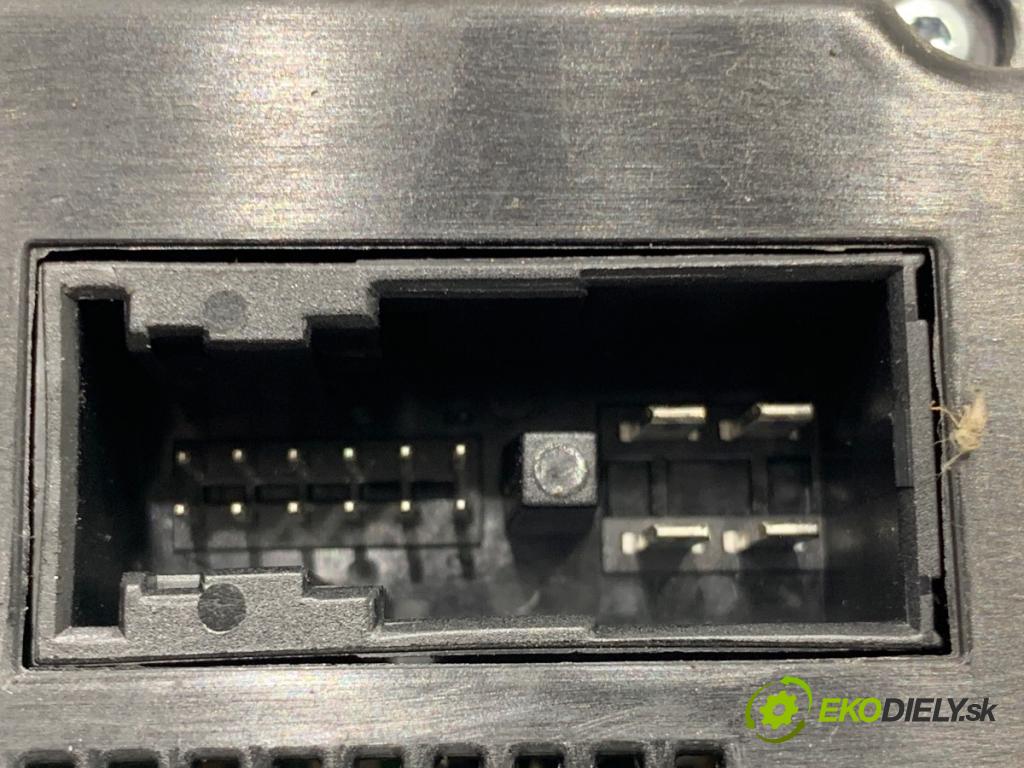 MERCEDES-BENZ W212 sedan 2009 215 kW E 350 CGI (212.057) 3498 Panel ovládania kúrenia A2129004200 (Prepínacie páčky pod volantom)