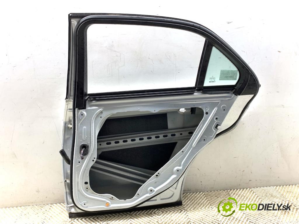 MERCEDES-BENZ W212 sedan 2009 215 kW E 350 CGI (212.057) 3498 dveře pravý zadní část C775