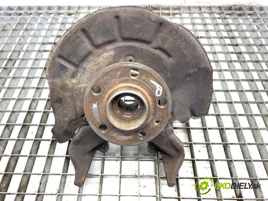 VW POLO V liftback 2011 66 kW 1.6 TDI 1598 náboj pravý přední část 