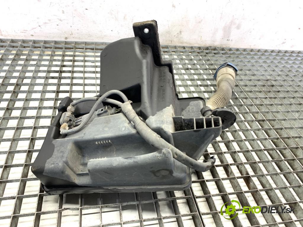 VW POLO V liftback 2011 66 kW 1.6 TDI 1598 nádržka ostřikovačů 6R0955453D