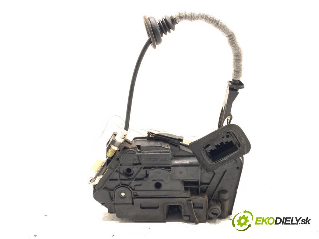 VW POLO V liftback 2011 66 kW 1.6 TDI 1598 zámok dveře pravý zadní část 5K4839016F