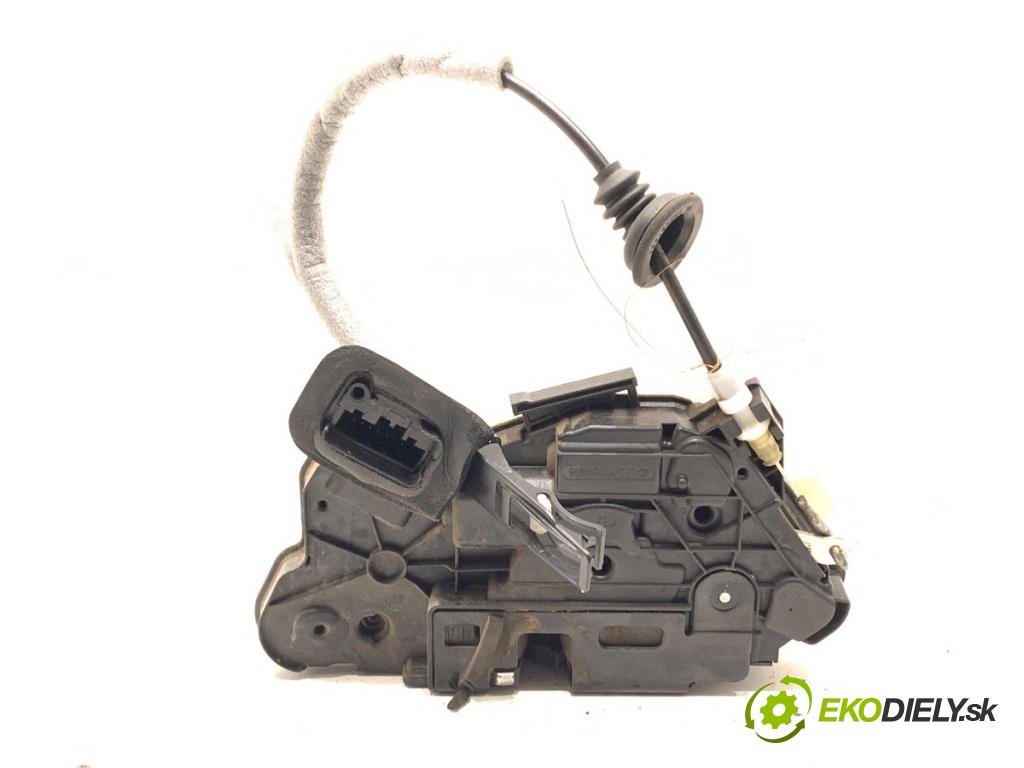 VW POLO V liftback 2011 66 kW 1.6 TDI 1598 zámok dveře levý přední část 5K1837015E