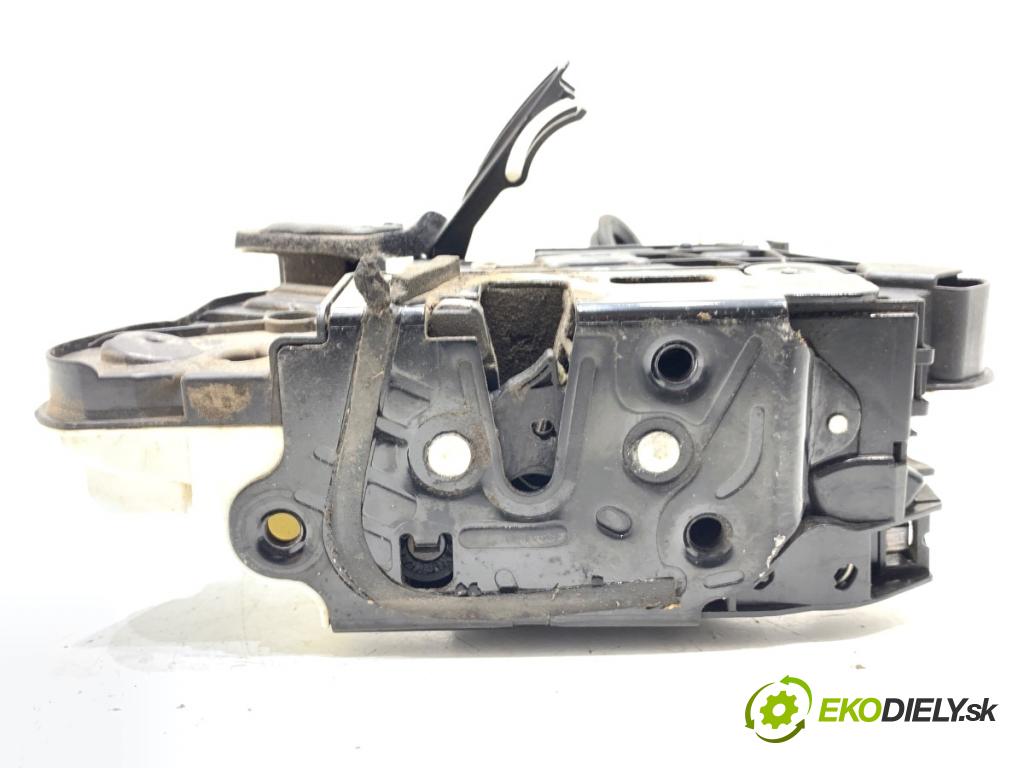 VW POLO V liftback 2011 66 kW 1.6 TDI 1598 zámok dveře levý přední část 5K1837015E