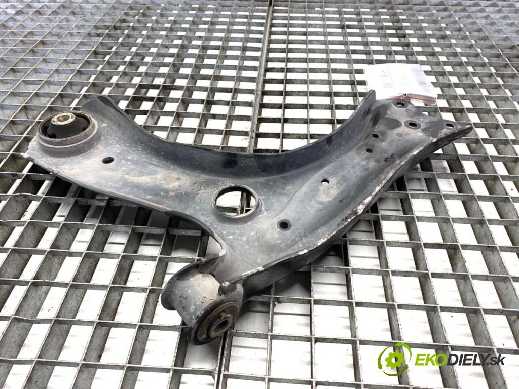 VW POLO V liftback 2011 66 kW 1.6 TDI 1598 rameno pravý přední část