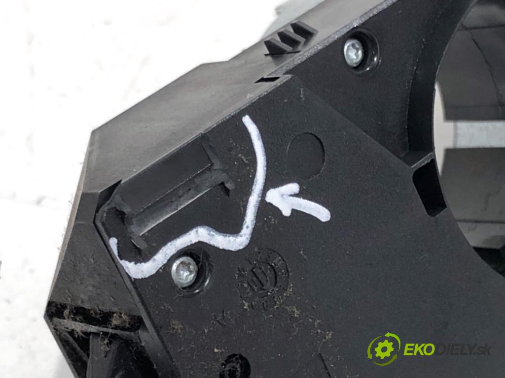 VW POLO V liftback 2011 66 kW 1.6 TDI 1598 Prepínač kombinovaný 6Q0953503EJ (Prepínacie páčky pod volantom)