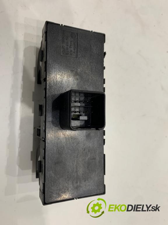 VW POLO V liftback 2011 66 kW 1.6 TDI 1598 Prepínač okien 1K4959857B (Prepínacie páčky pod volantom)