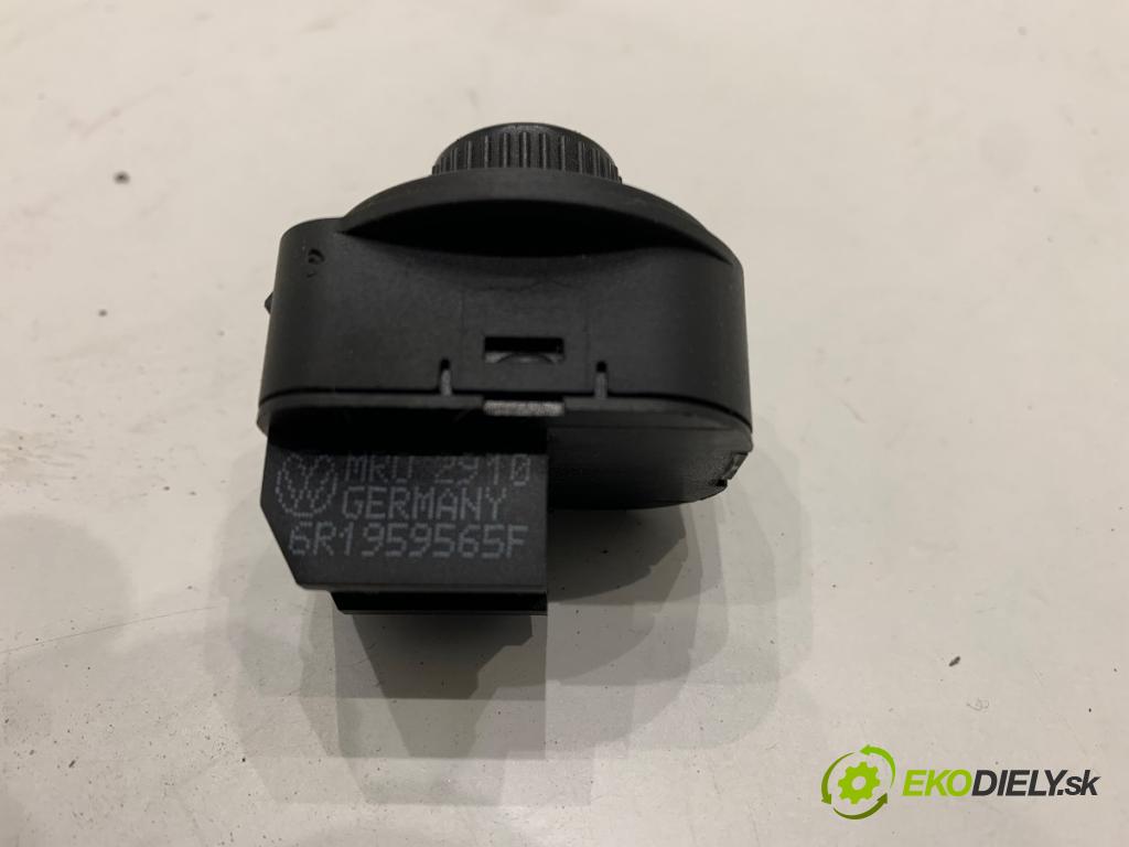 VW POLO V liftback 2011 66 kW 1.6 TDI 1598 Prepínač nastavenia spätných zrkadiel 6R1959565F (Prepínacie páčky pod volantom)