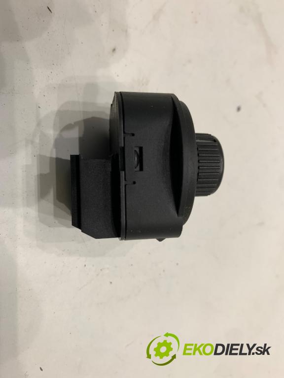 VW POLO V liftback 2011 66 kW 1.6 TDI 1598 Prepínač nastavenia spätných zrkadiel 6R1959565F (Prepínacie páčky pod volantom)