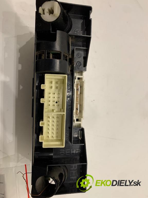 VW POLO V liftback 2011 66 kW 1.6 TDI 1598 Panel ovládania kúrenia 6R0820045J (Prepínacie páčky pod volantom)