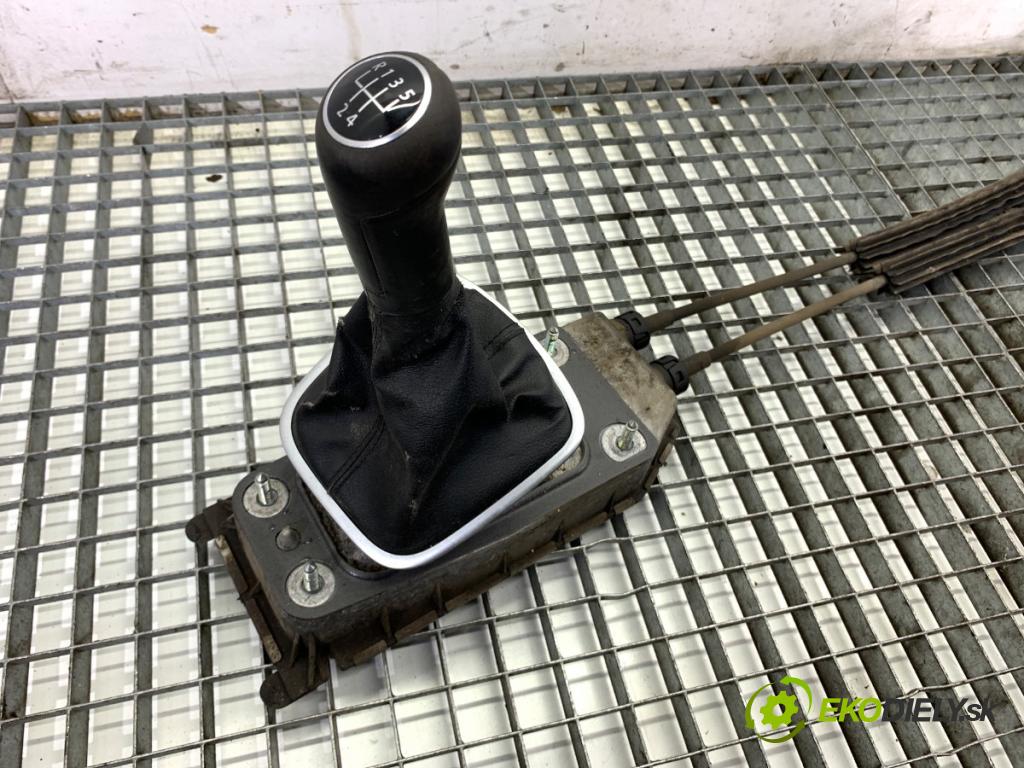 VW POLO V liftback 2011 66 kW 1.6 TDI 1598 Kulisa 6Q0711049CJ (Rýchlostná páka (kulisa))