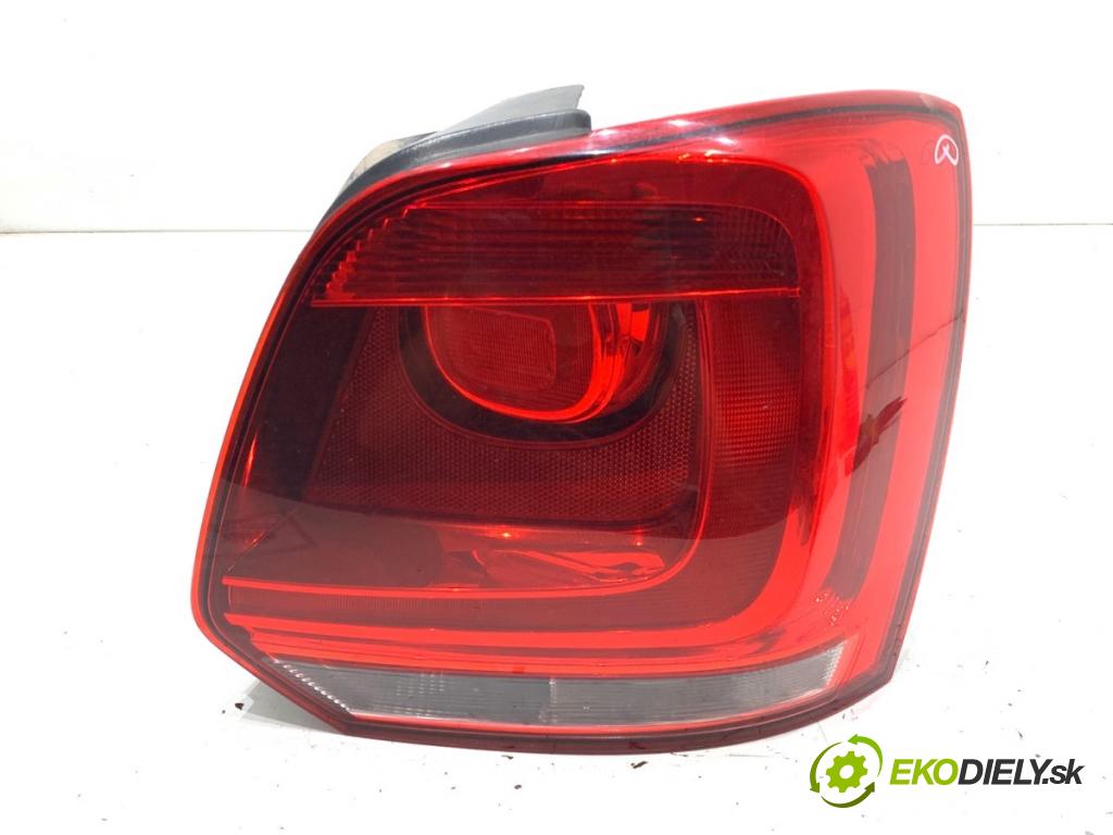 VW POLO V liftback 2011 66 kW 1.6 TDI 1598 světlo pravý zadní část 6R0945258A