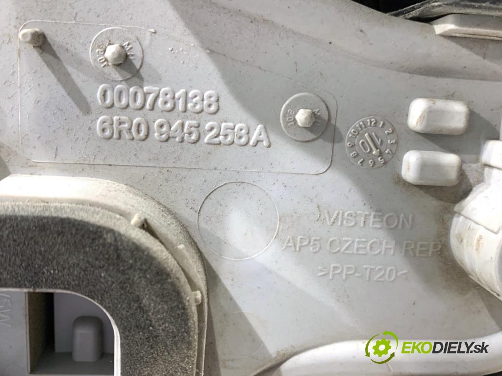 VW POLO V liftback 2011 66 kW 1.6 TDI 1598 světlo pravý zadní část 6R0945258A