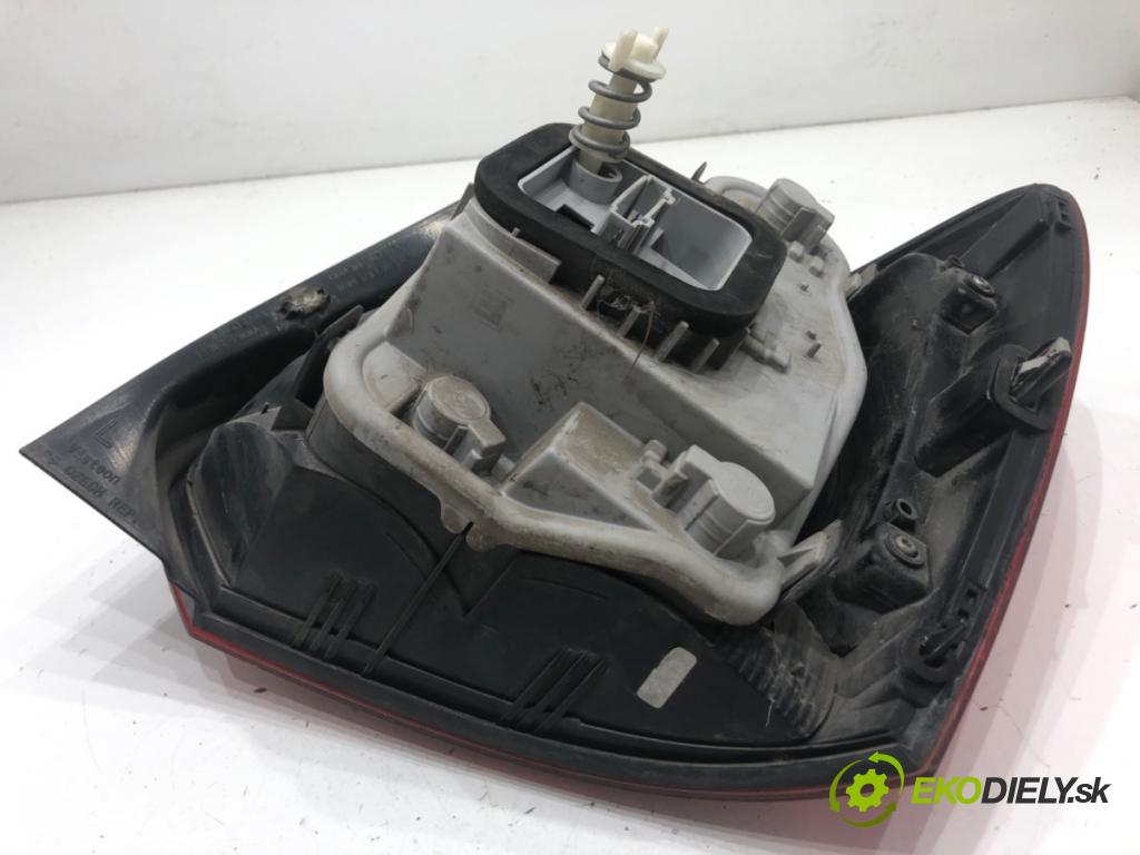 VW POLO V liftback 2011 66 kW 1.6 TDI 1598 světlo levý zadní část 6R0945257A